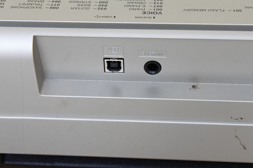 Yamaha 76 Key Grand Piano Keyboard, Stand and Bench