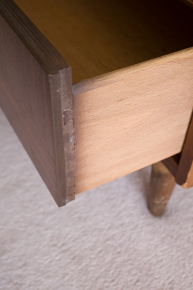 Mid Century Modern Display Shelf With Drawers