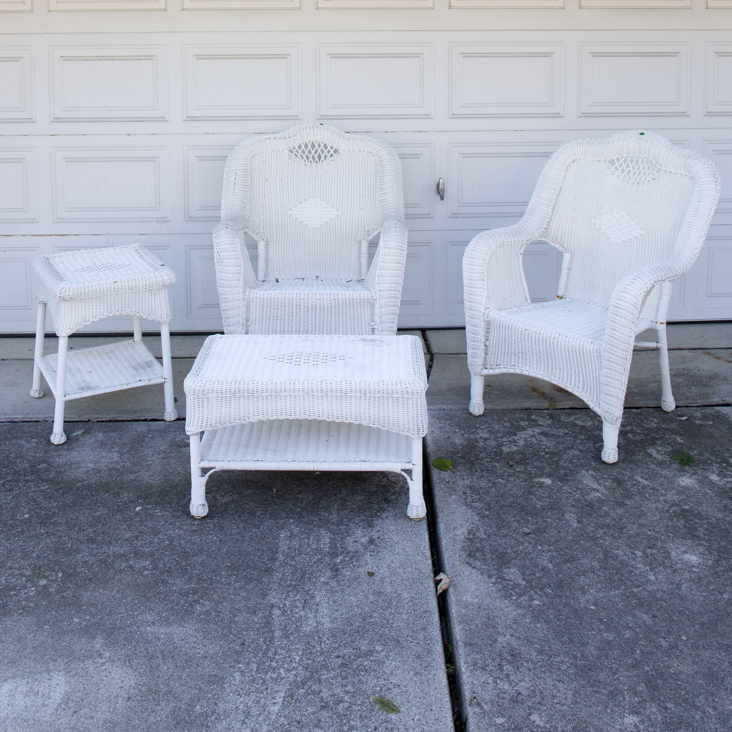 White Wicker Patio Set
