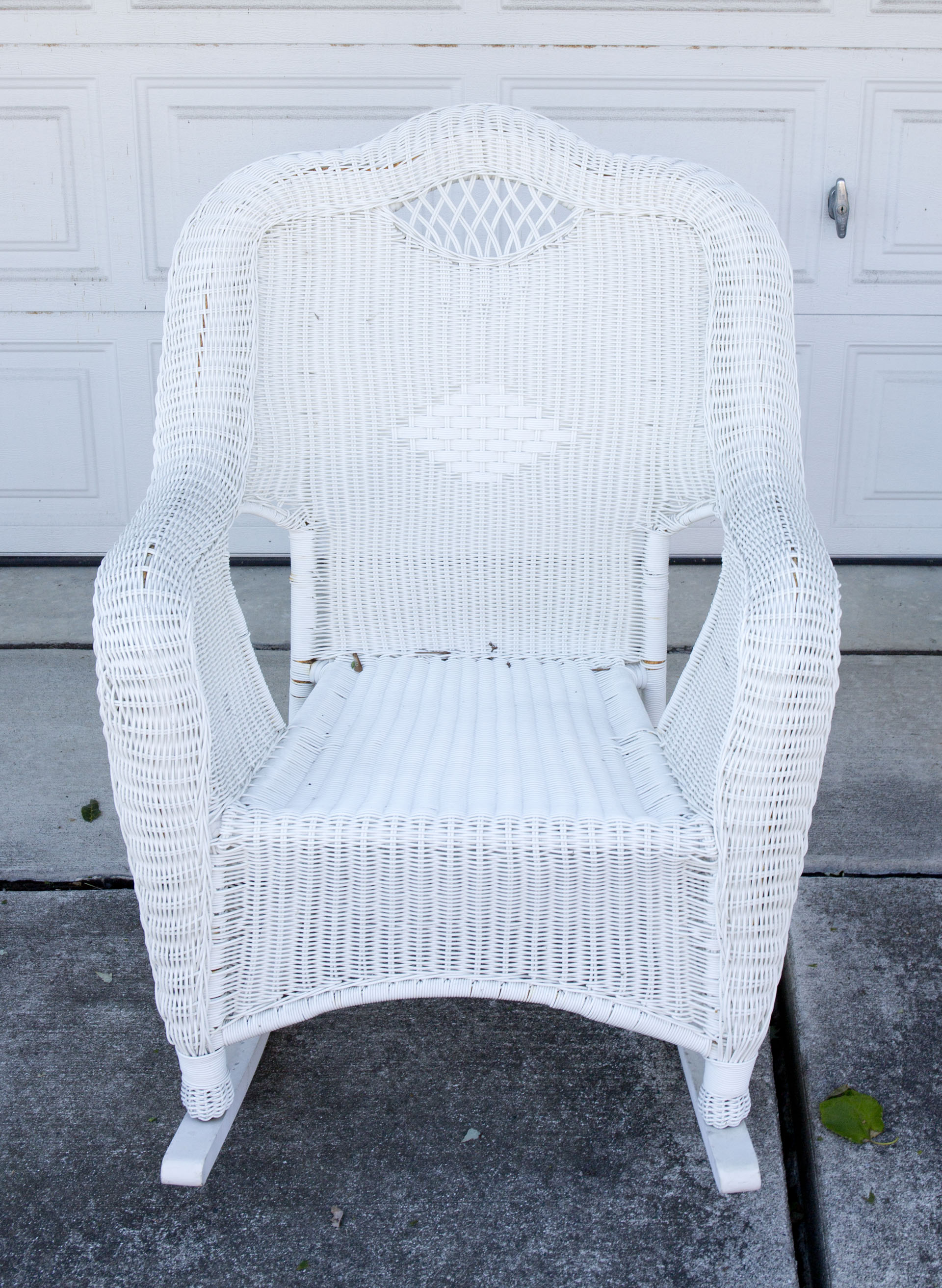 White Wicker Patio Set