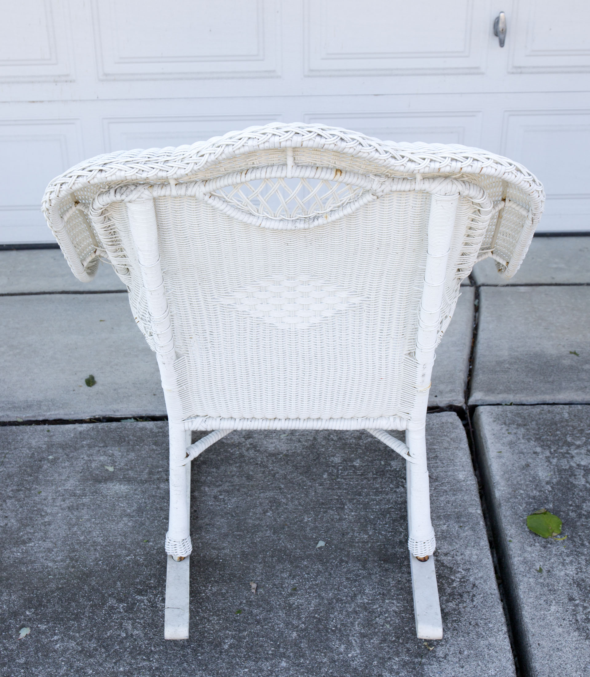 White Wicker Patio Set