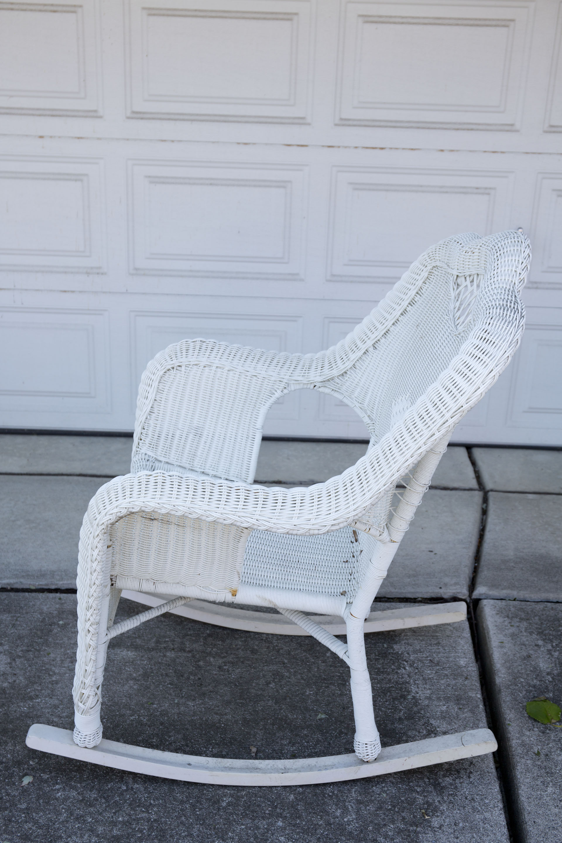 White Wicker Patio Set