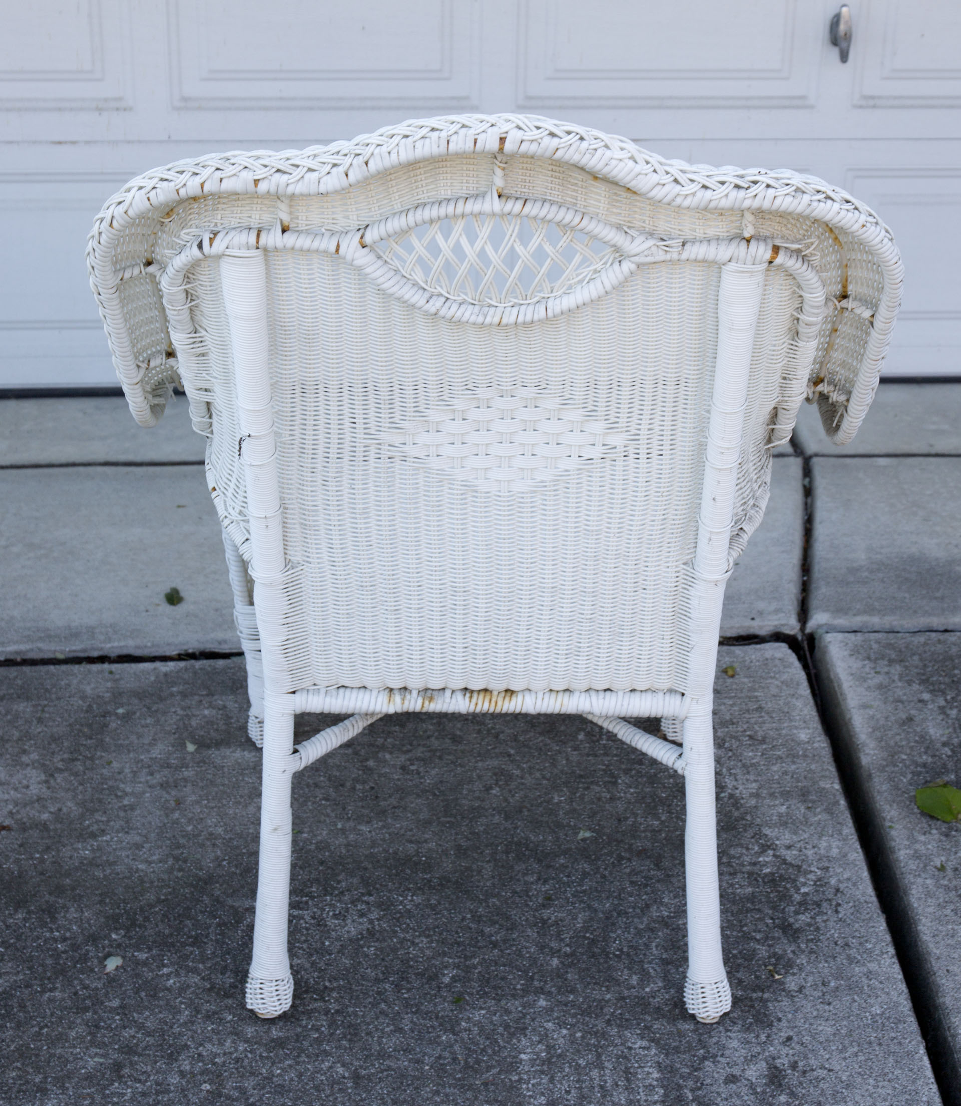 White Wicker Patio Set