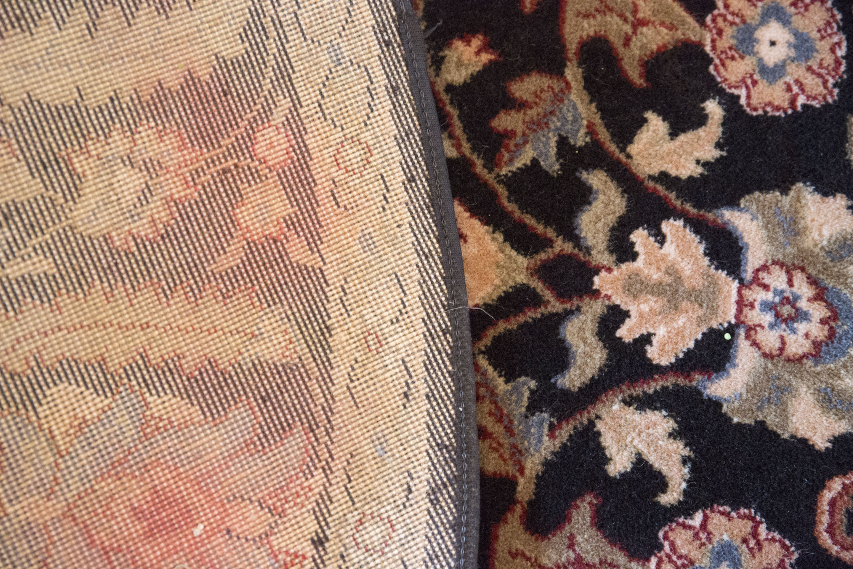 Round Machine Made Floral Rug