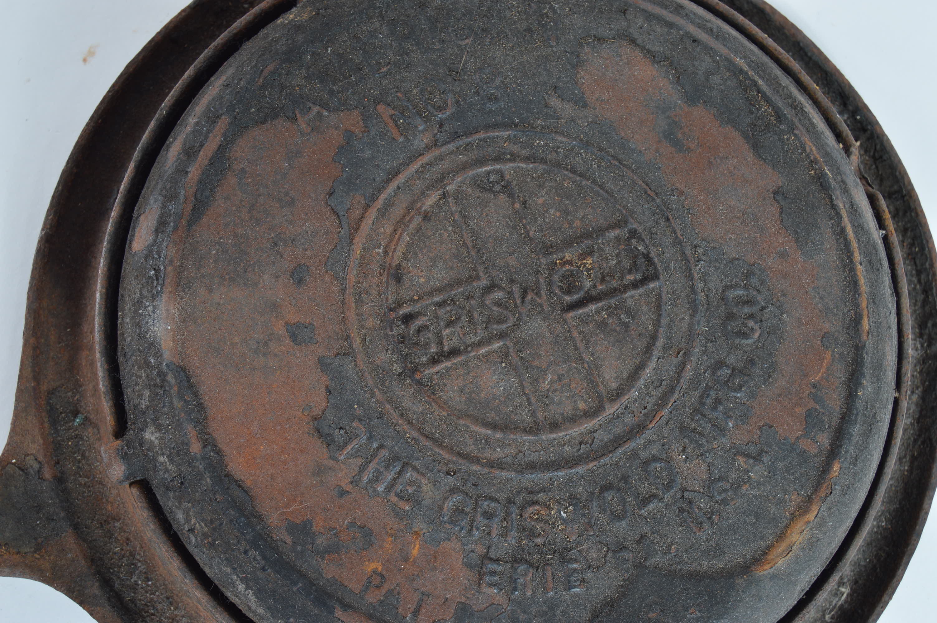 Vintage Griswold No. 8 Cast Iron Waffle Maker