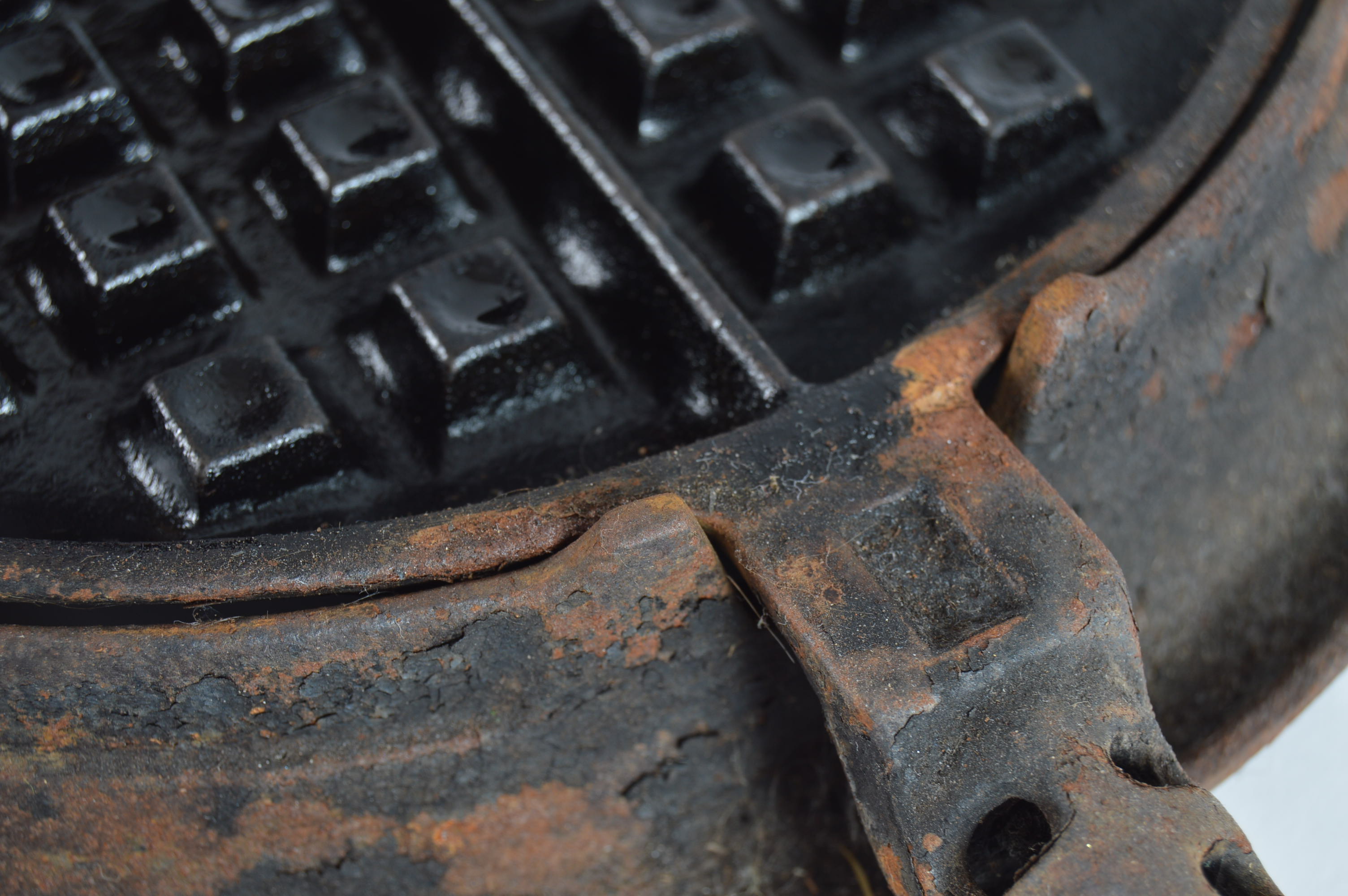 Vintage Griswold No. 8 Cast Iron Waffle Maker