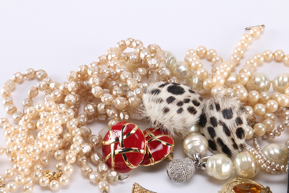 Faux Pearl. Gold Tone and Silver Tone Jewelry