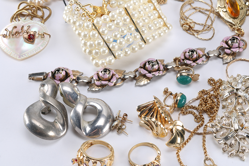 Faux Pearl. Gold Tone and Silver Tone Jewelry