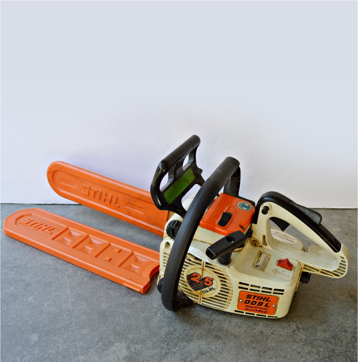 Stihl 009L 311Y 2.5 Cu. In. Chainsaw