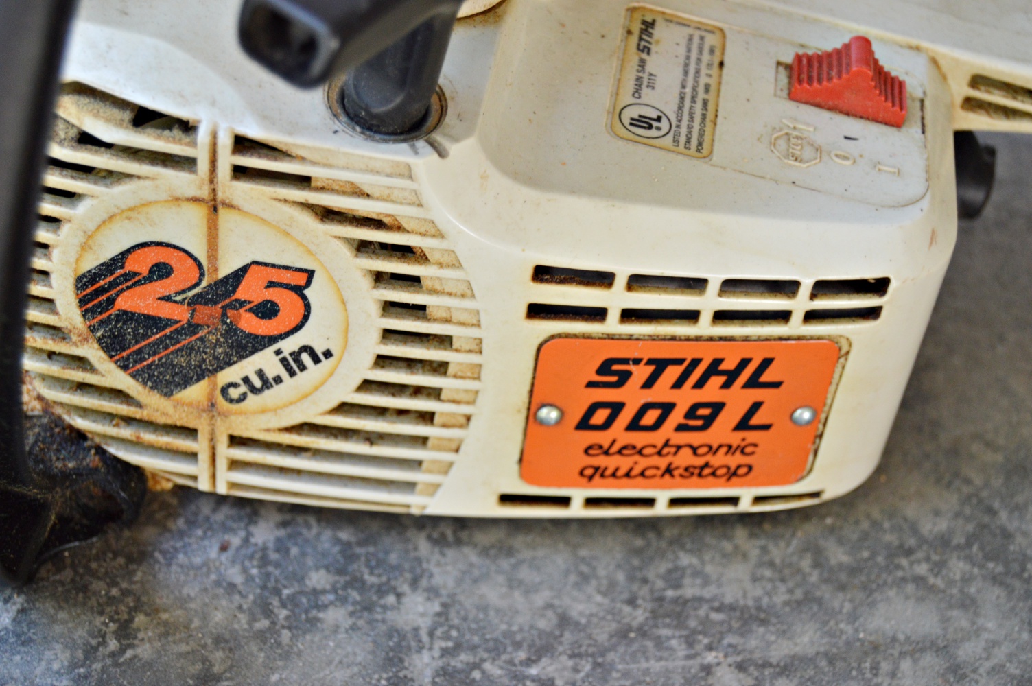 Stihl 009L 311Y 2.5 Cu. In. Chainsaw