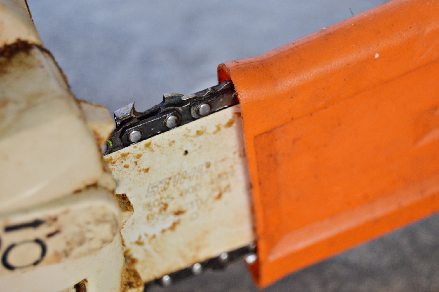 Stihl 009L 311Y 2.5 Cu. In. Chainsaw