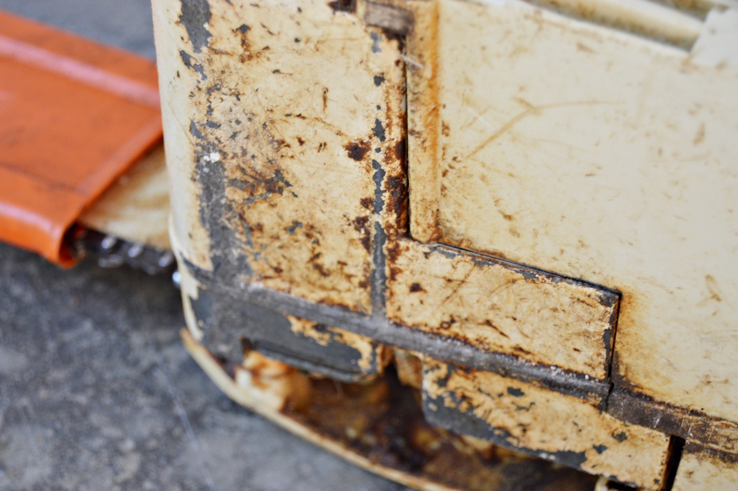 Stihl 009L 311Y 2.5 Cu. In. Chainsaw