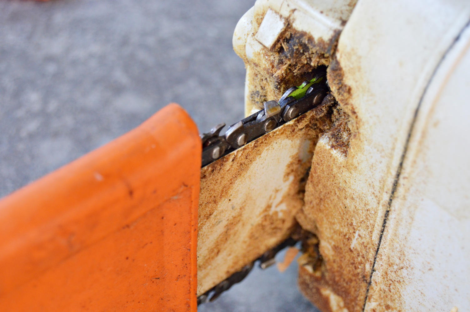 Stihl 009L 311Y 2.5 Cu. In. Chainsaw