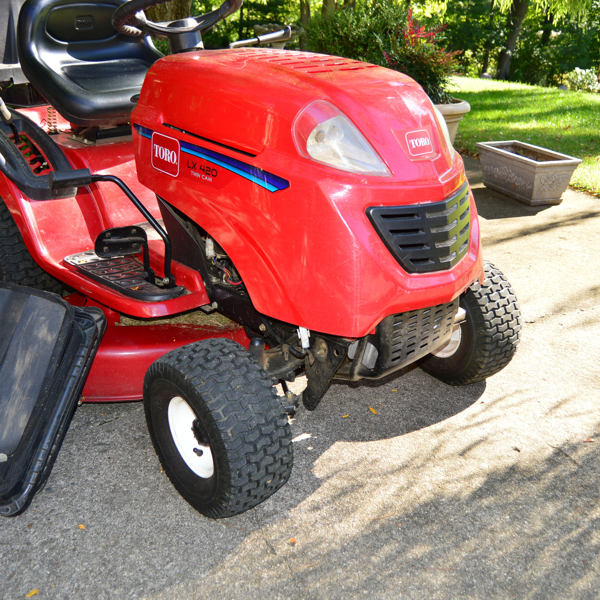Toro LX420 Twin Cam Riding Lawnmower