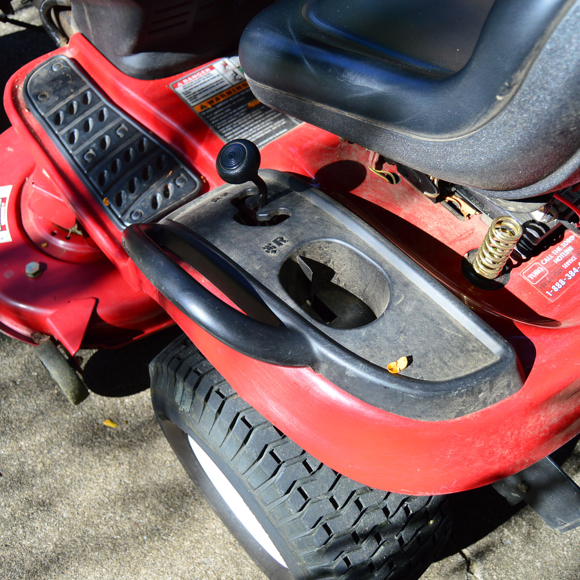 Toro LX420 Twin Cam Riding Lawnmower