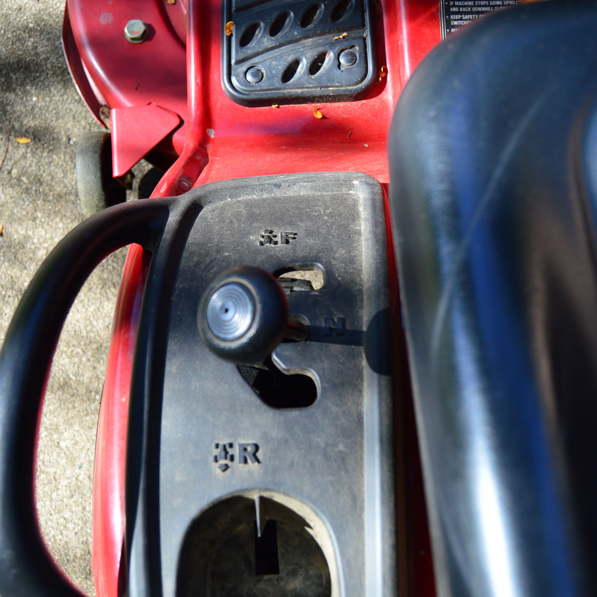 Toro LX420 Twin Cam Riding Lawnmower