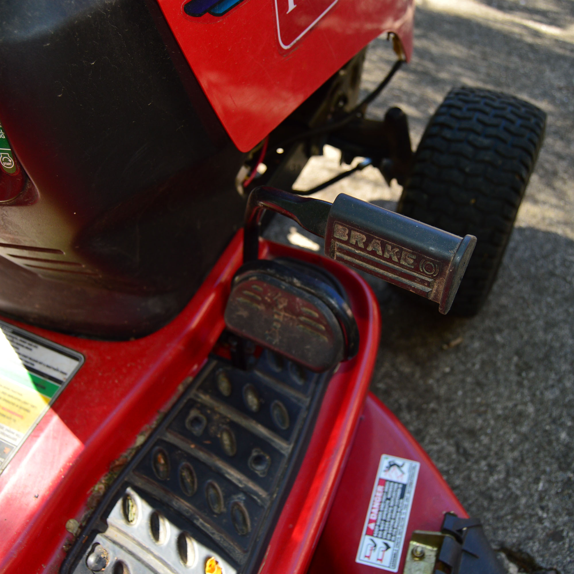 Toro LX420 Twin Cam Riding Lawnmower