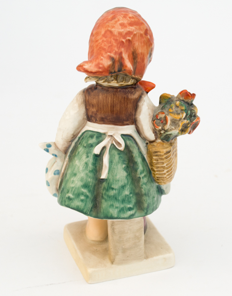 Goebel Hummel 204 "Weary Wanderer" Figurine