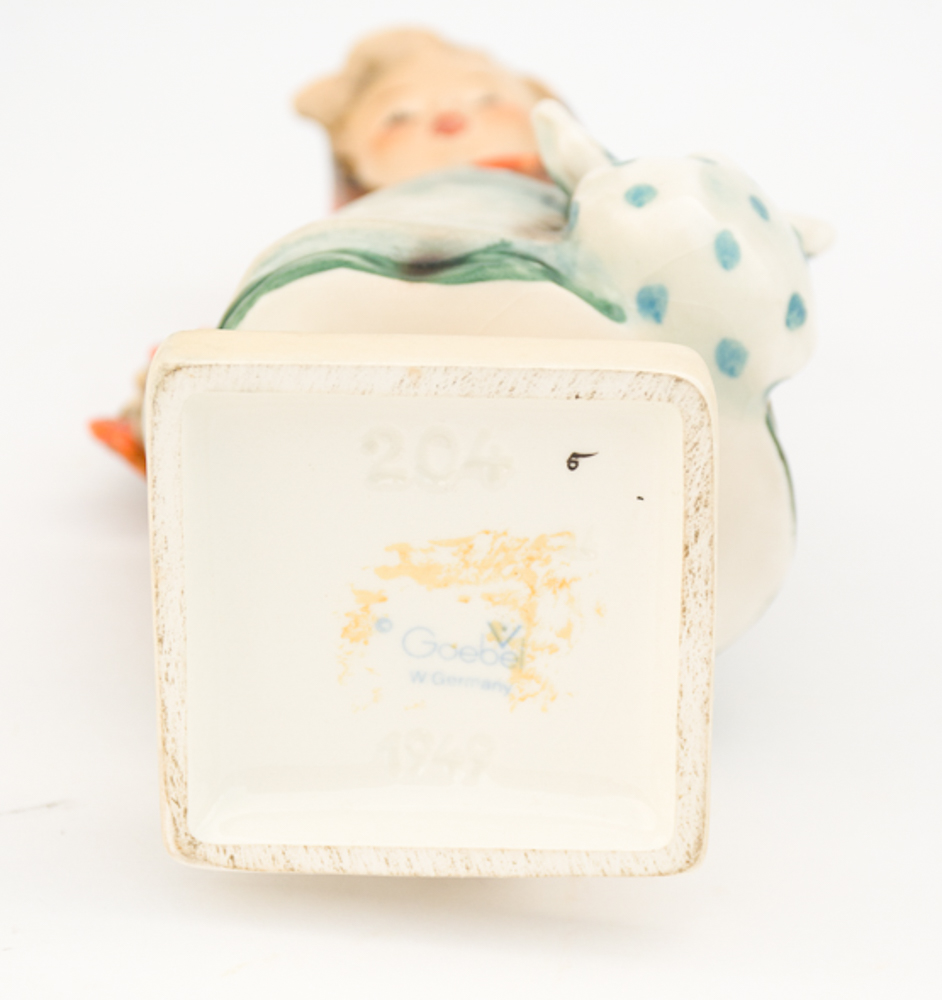 Goebel Hummel 204 "Weary Wanderer" Figurine