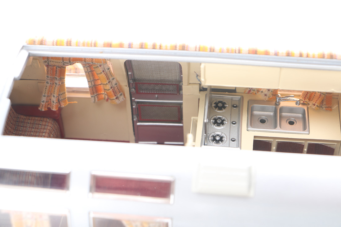 Limited Edition Franklin Mint 1968 Airstream Trailer