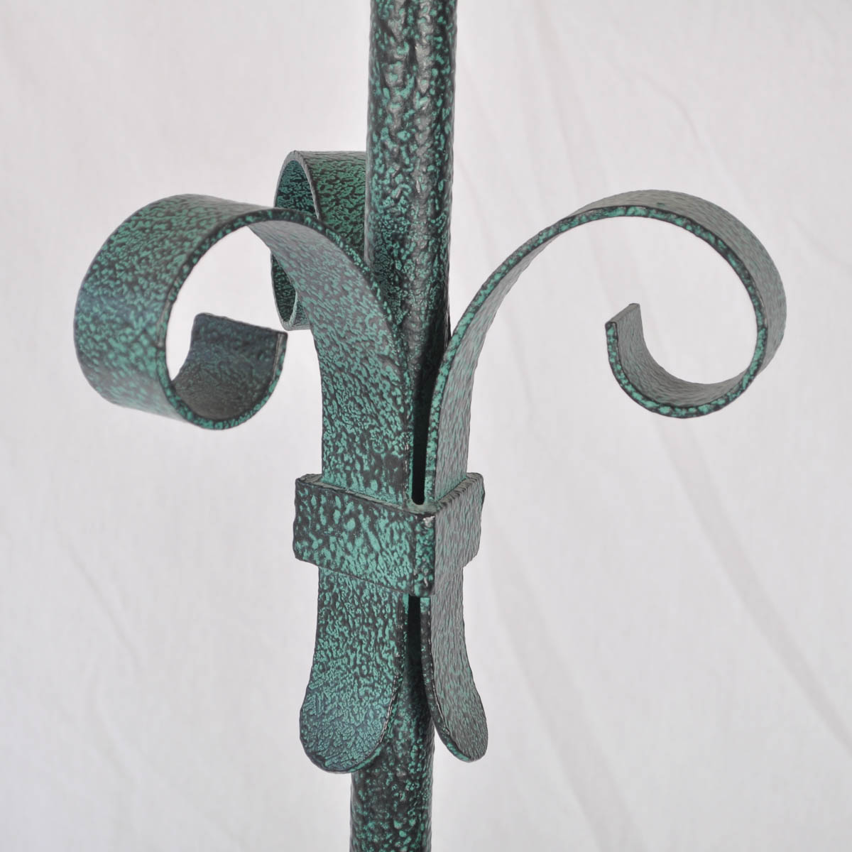 Modern Style Table Lamp