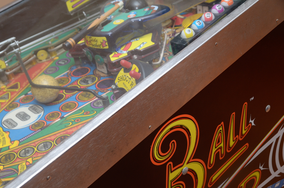 Gottlieb "Cue Ball Wizard" Pinball Machine