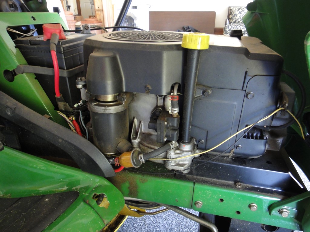 John Deere LT133 Lawn Tractor