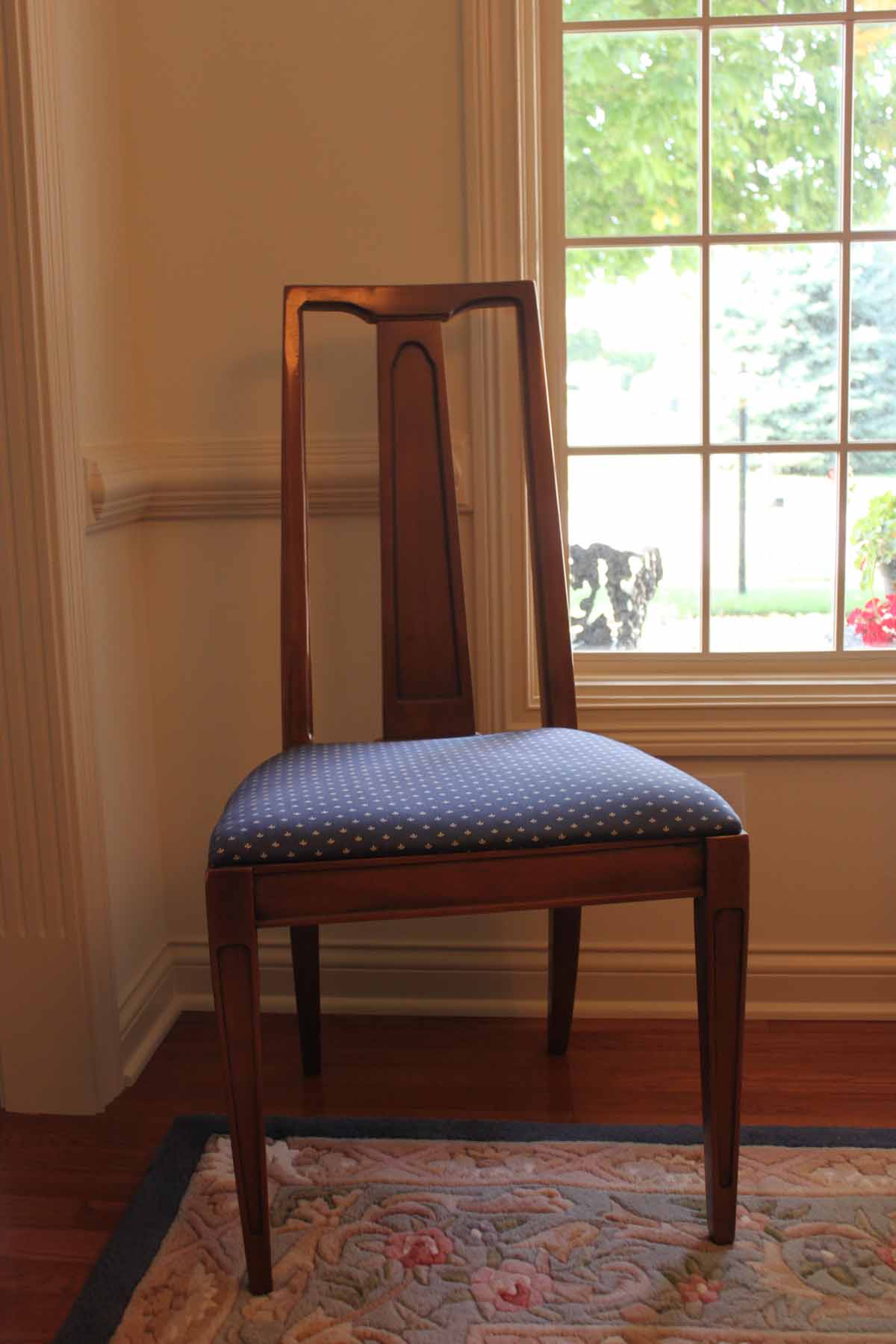 Mid-Century Broyhill Lenoir House Dining Room Table and Chairs