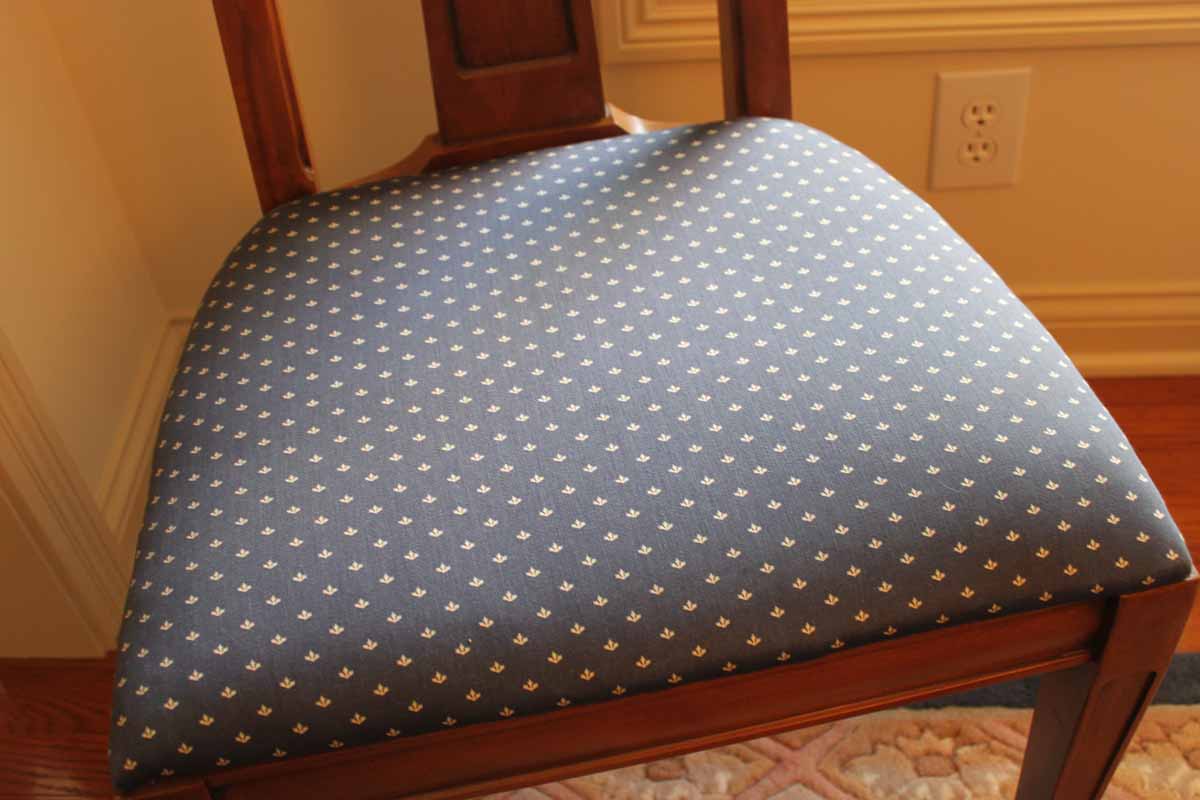 Mid-Century Broyhill Lenoir House Dining Room Table and Chairs