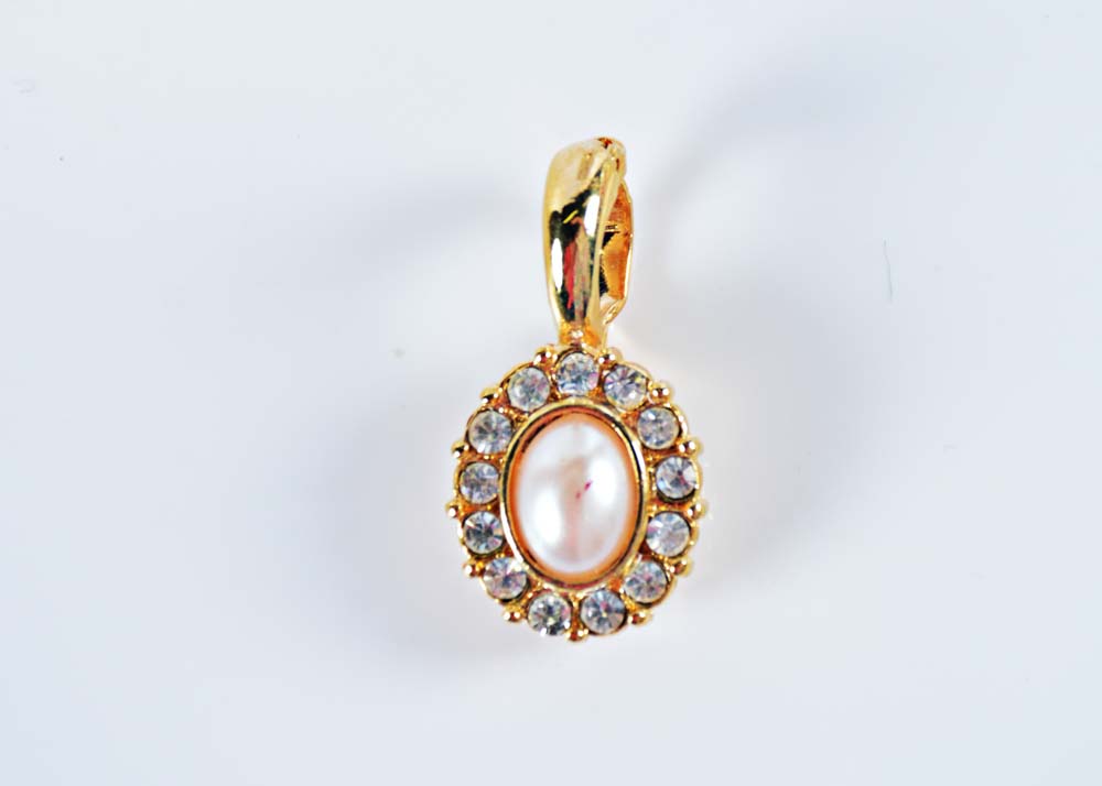 Gold Tone Necklaces and Pendants