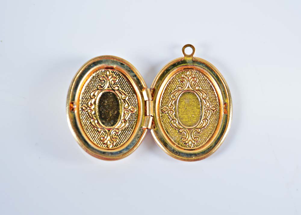 Gold Tone Necklaces and Pendants