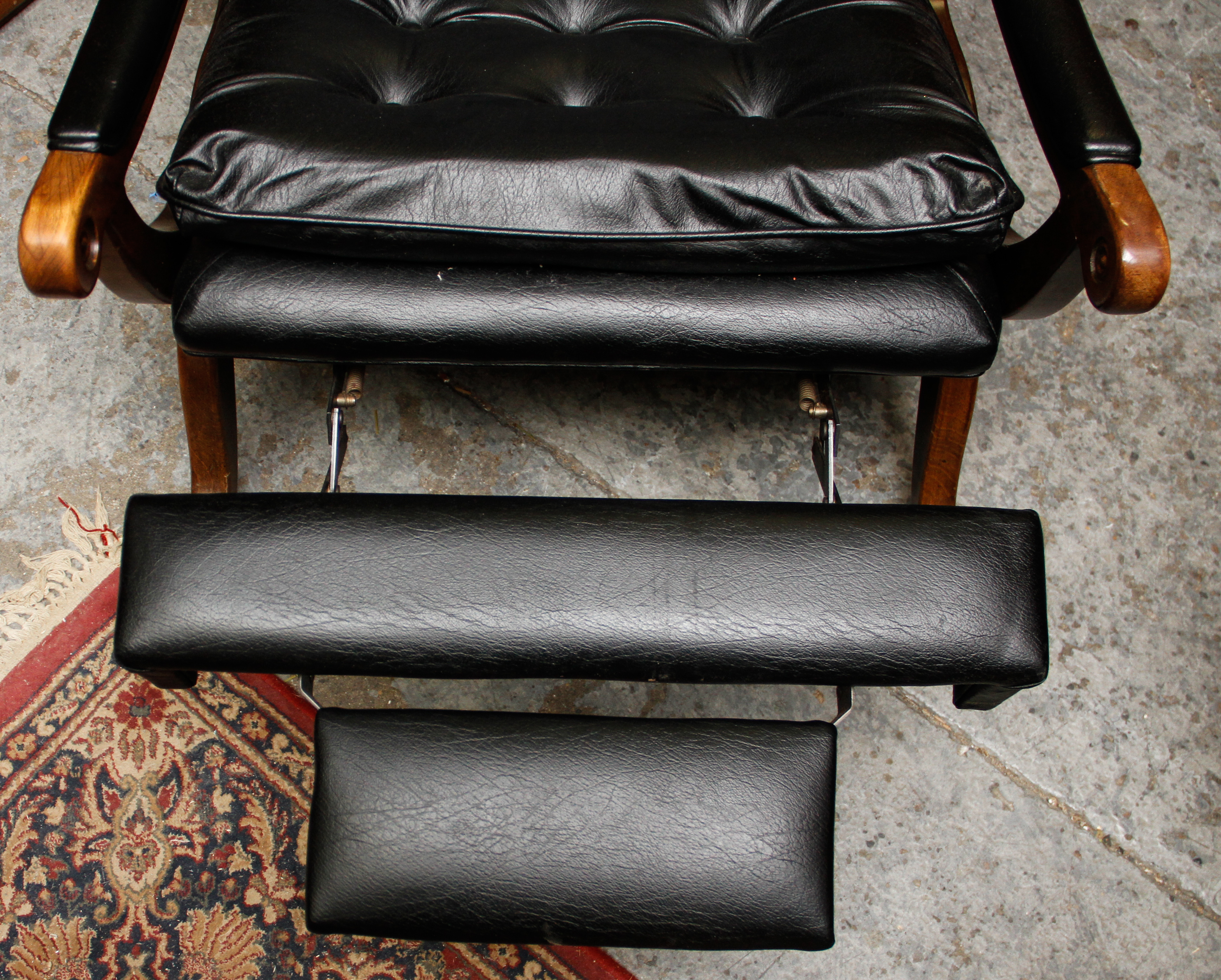 Eames Style Black Leather Reclining Lounge Chair