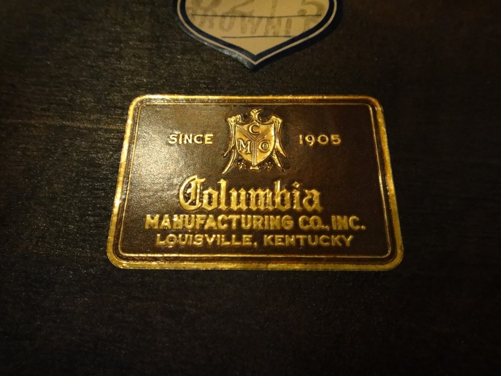 Vintage Columbia Mfg. Queen Anne Style Tea Table