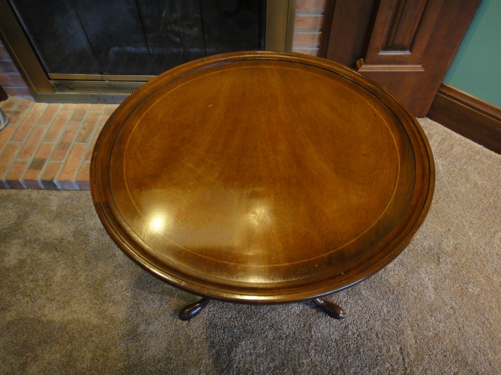 Vintage Columbia Mfg. Queen Anne Style Tea Table
