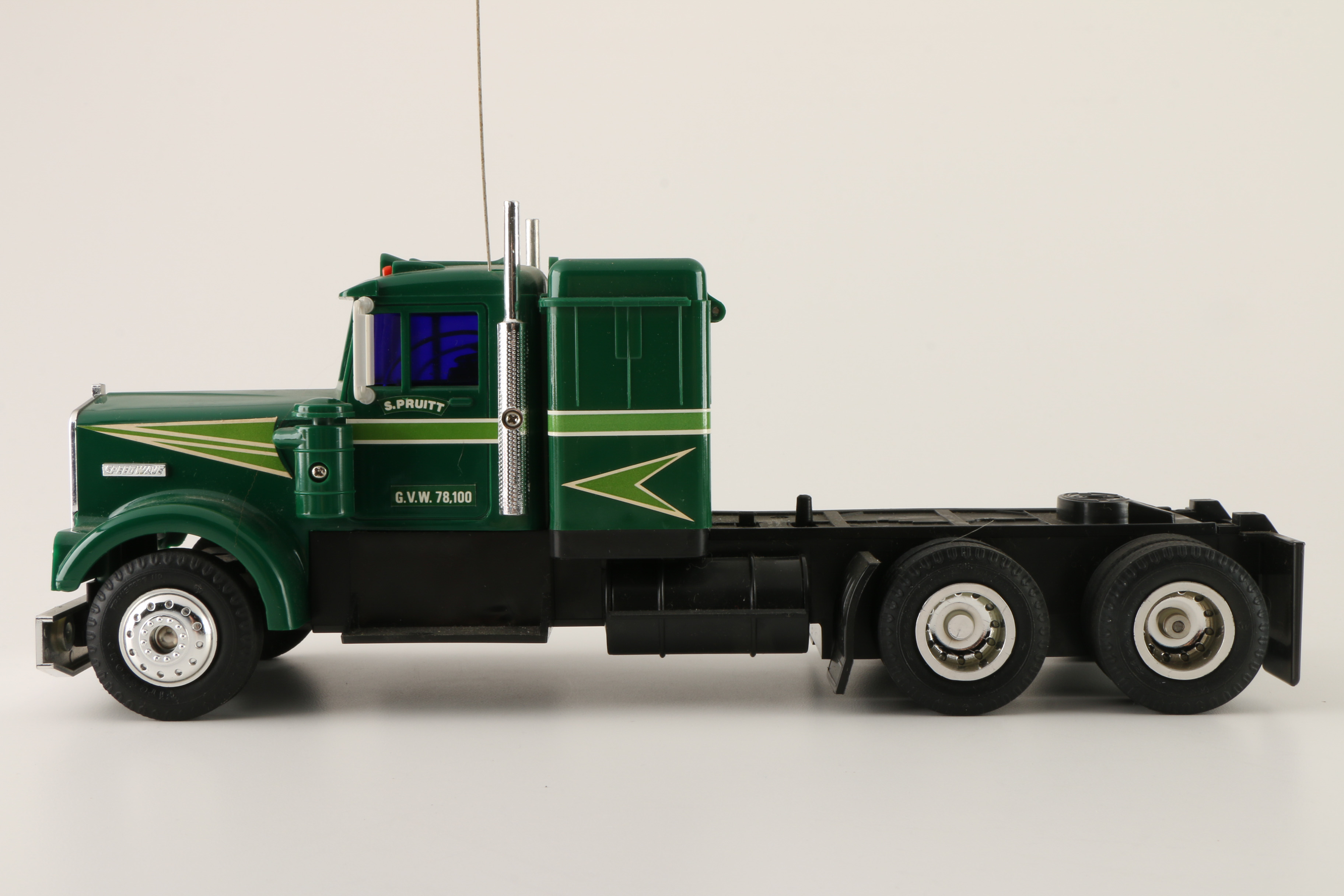 "Movin' On" Remote Control Semi-Truck