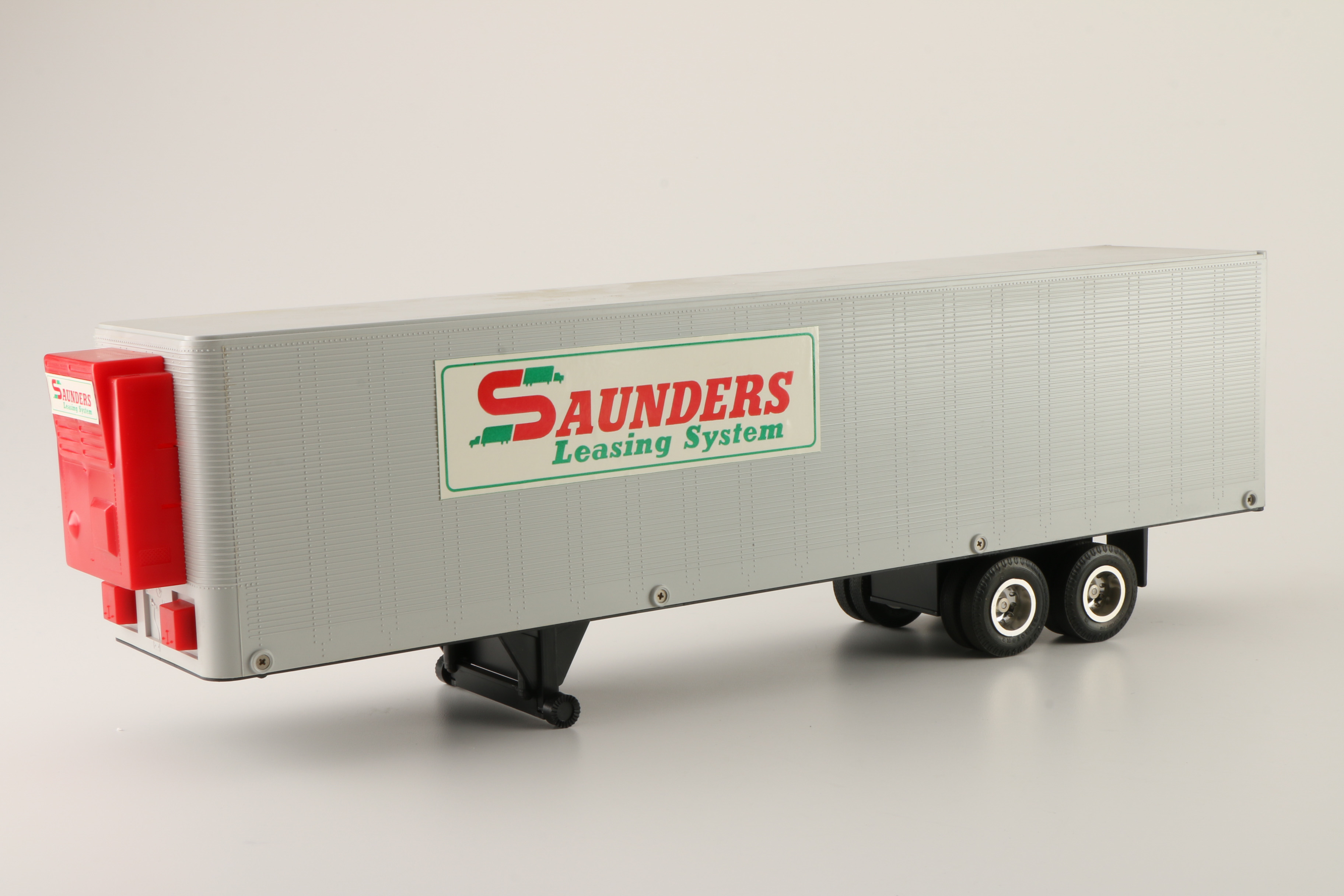 "Movin' On" Remote Control Semi-Truck