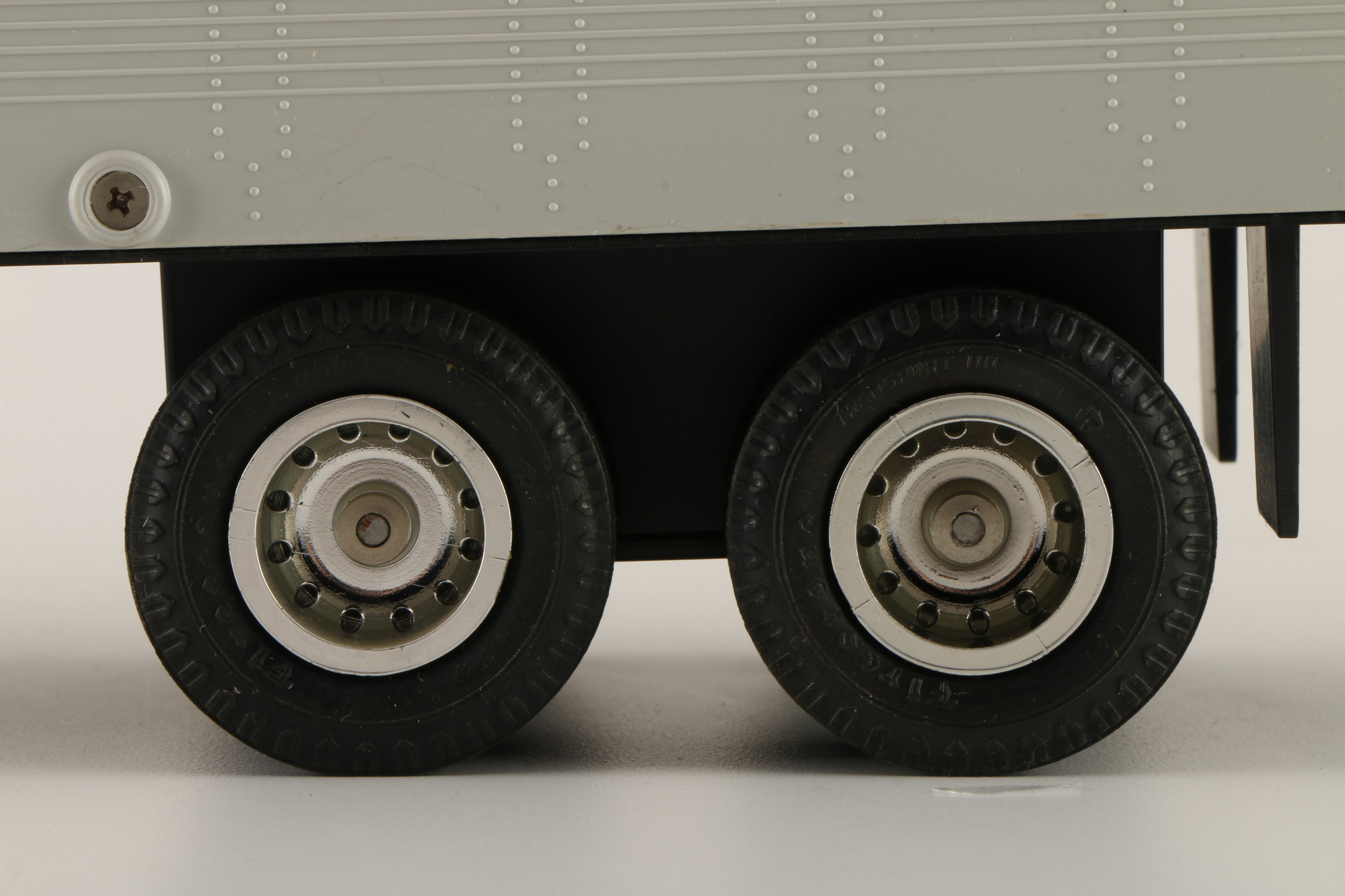 "Movin' On" Remote Control Semi-Truck