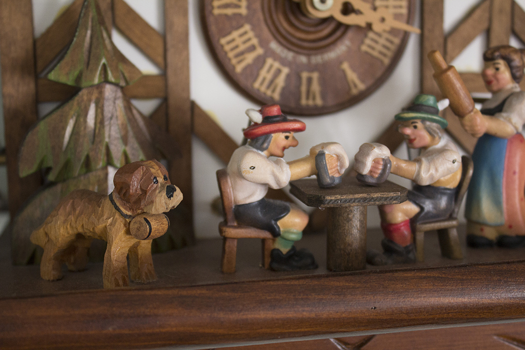 Romance Musical Cuckoo Clock