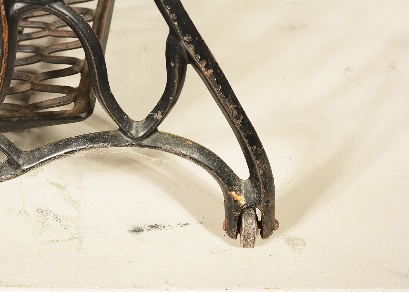 Singer Cast Iron Sewing Table Base EBTH