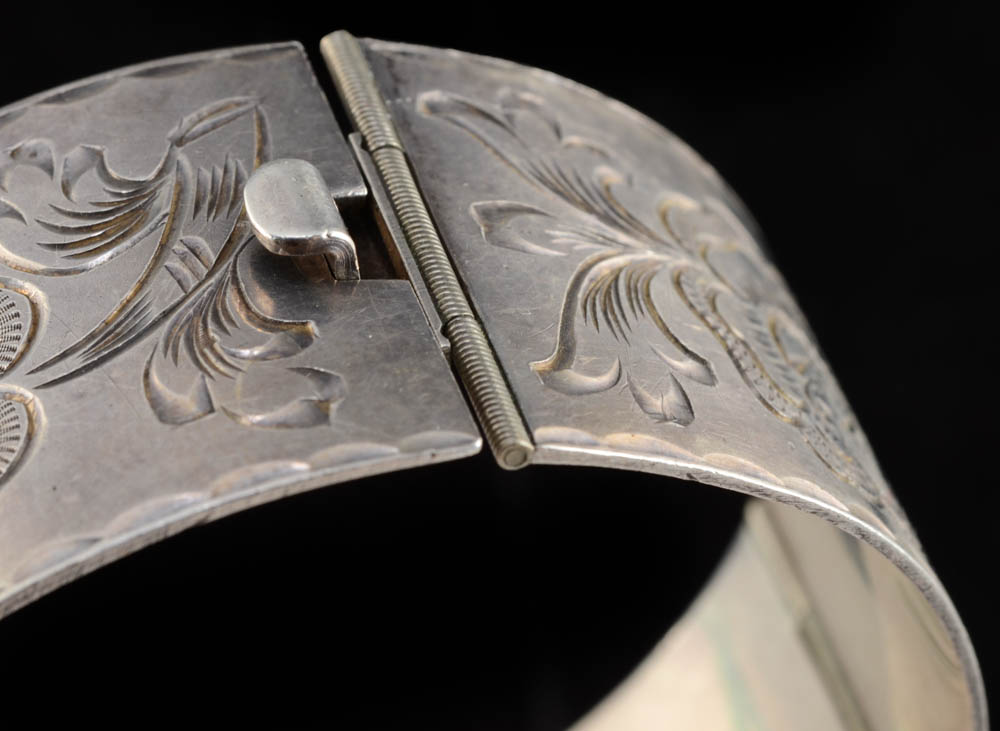 Vintage Mexican Sterling Silver Floral Engraved Hinge Bracelet