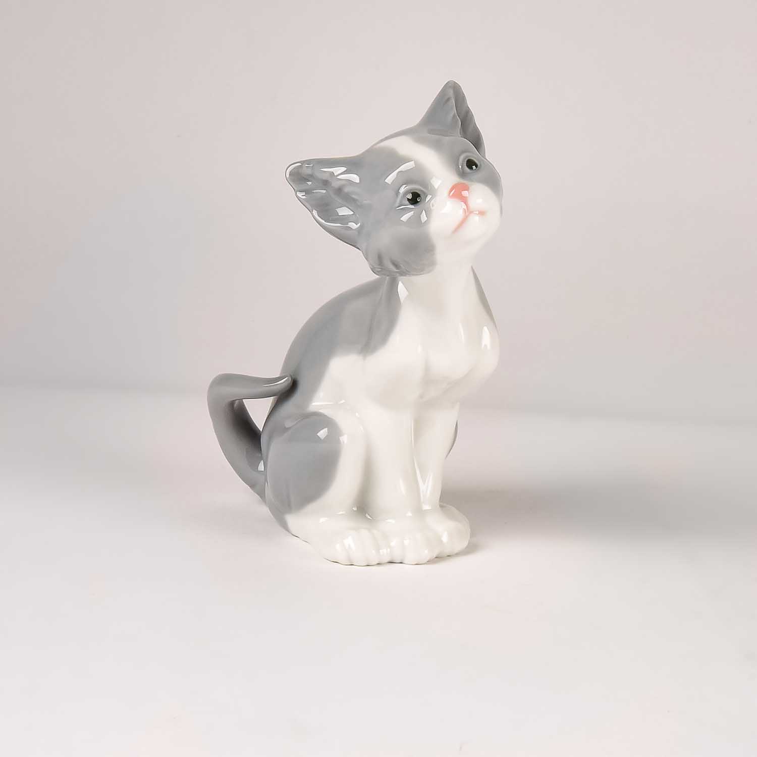 Vintage Lladro Cat Figurine
