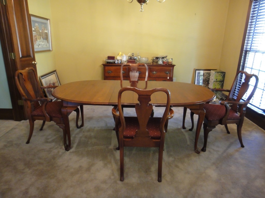 Queen Anne Dining Table & Chairs by Hickory Chair Co.