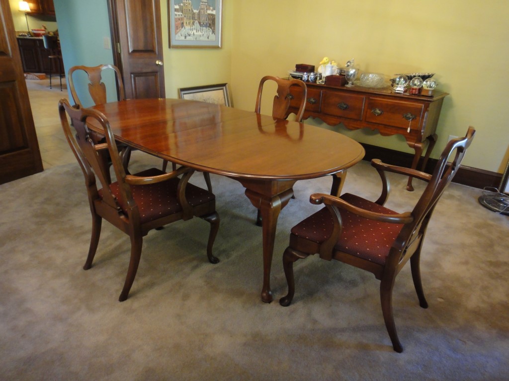 Queen Anne Dining Table & Chairs by Hickory Chair Co.
