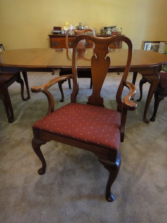 Queen Anne Dining Table & Chairs by Hickory Chair Co.