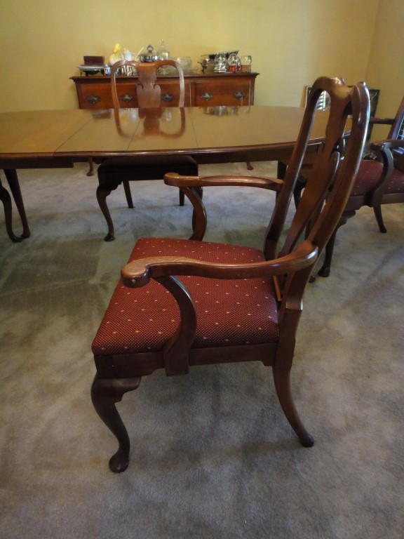 Queen Anne Dining Table & Chairs by Hickory Chair Co.