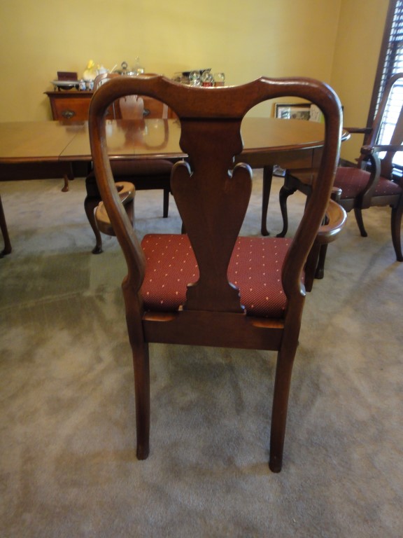 Queen Anne Dining Table & Chairs by Hickory Chair Co.