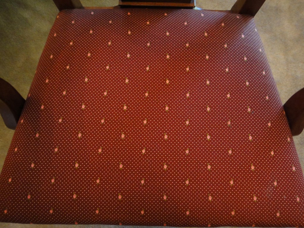 Queen Anne Dining Table & Chairs by Hickory Chair Co.