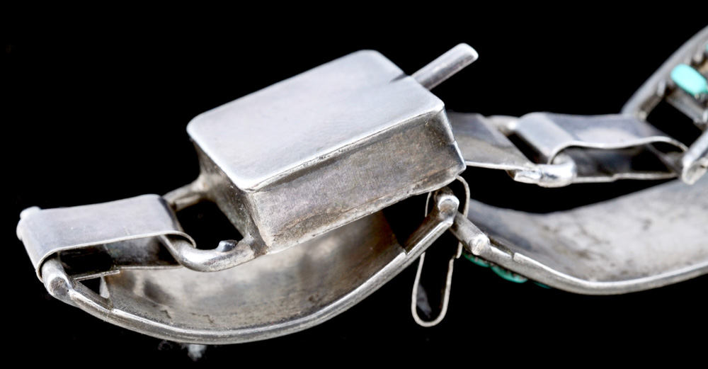 Vintage Unmarked Native American Zuni Silver and Petit Point Turquoise Link Bracelet