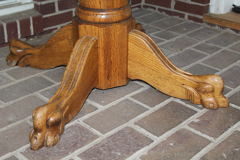 Round Oak Claw Foot Dining Room Table