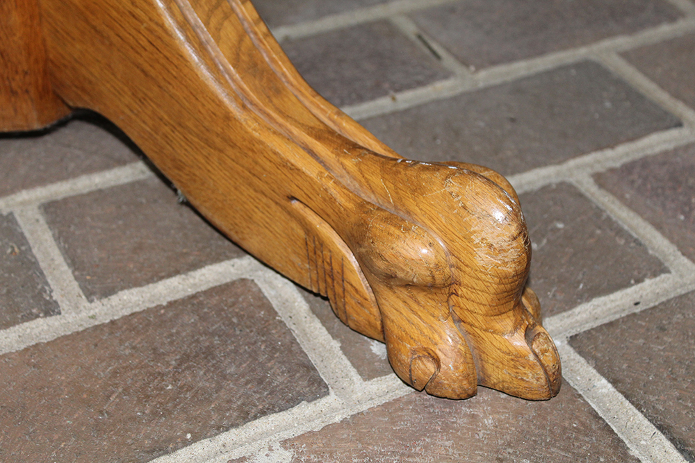 Round Oak Claw Foot Dining Room Table